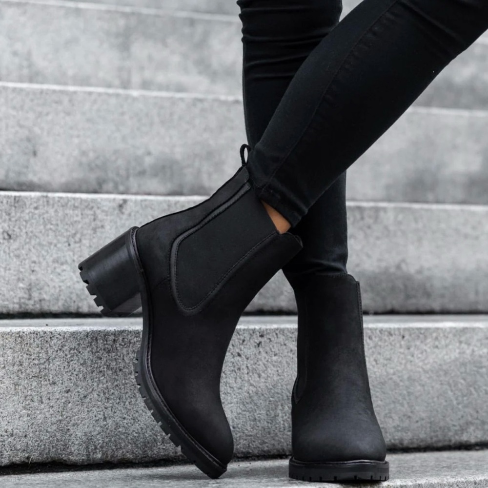 Thursday Boot Co. knockout Black slip on boots size 8